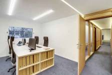 batiment-professionnel-hugo-enlart-paris.